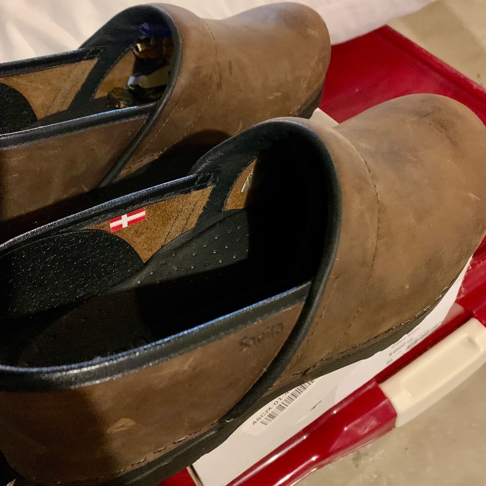 Sanita size 40 antique brown